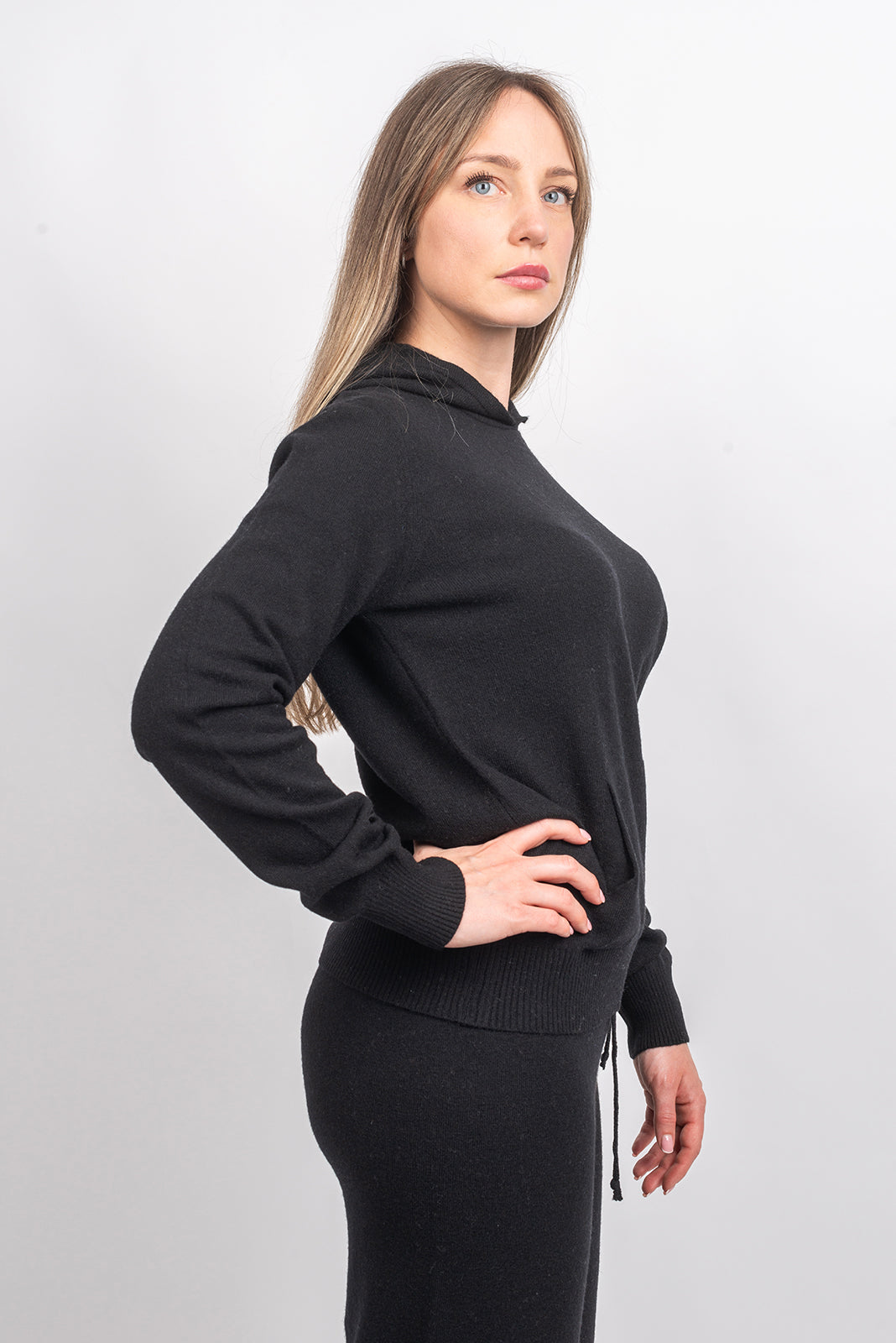 Black Women's Hooded Cashmere Blend Sweatshirt, view 3