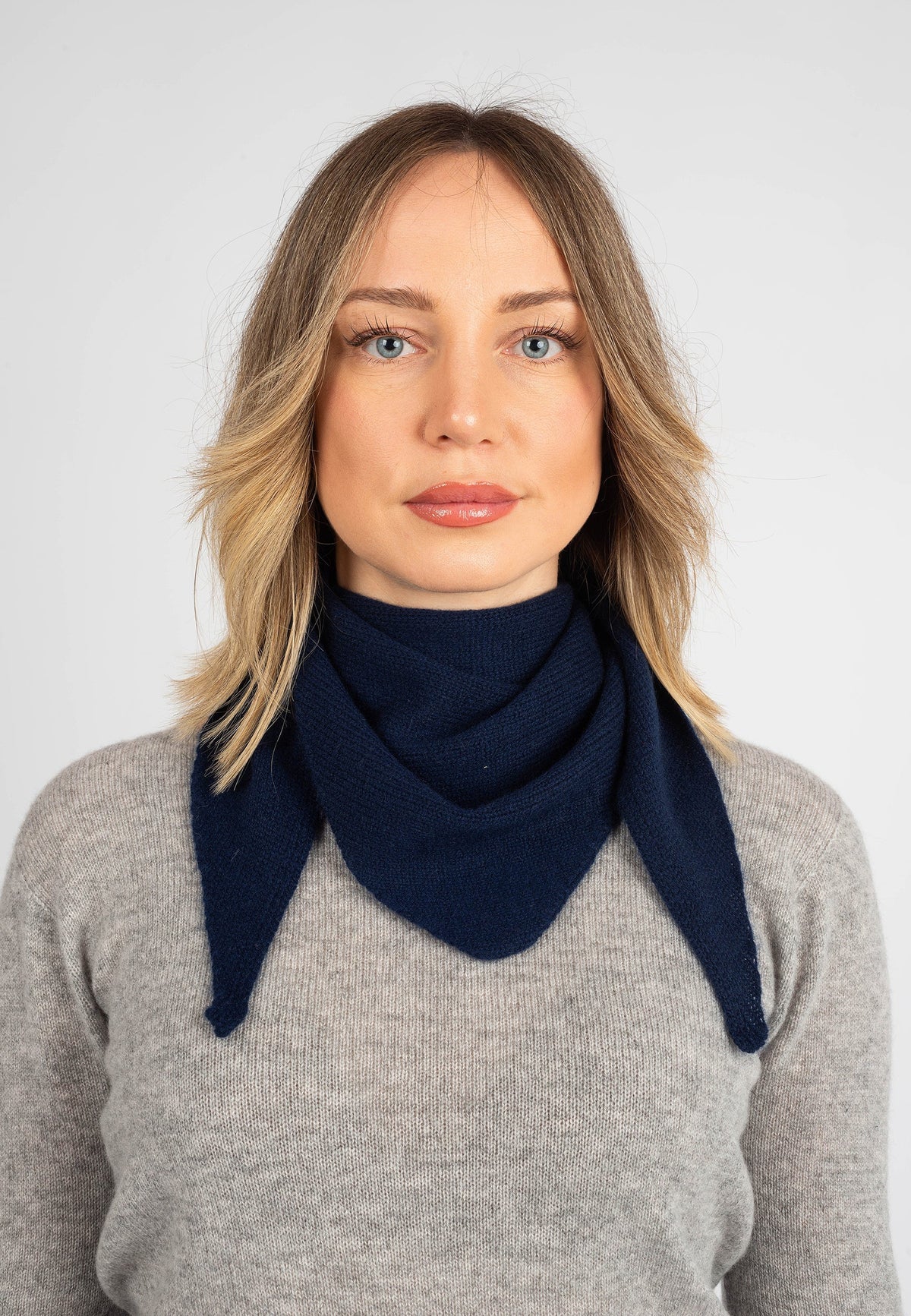 Women's 100% Cashmere Triangle Scarf, blue | Dalle Piane Cashmere