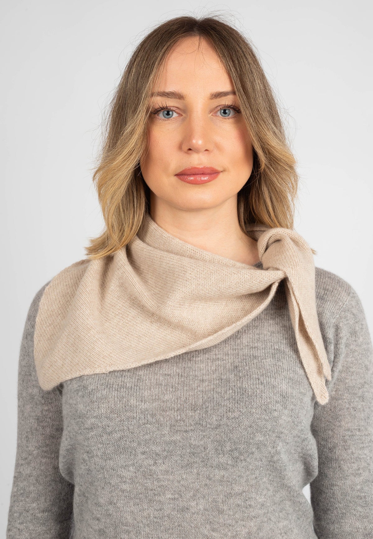 Women's 100% Cashmere Triangle Scarf, beige | Dalle Piane Cashmere