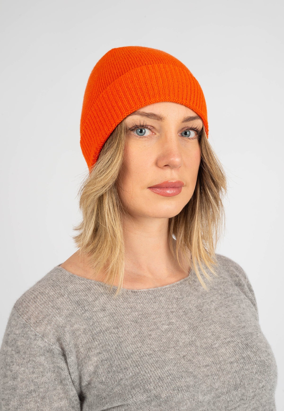 Women's Plain-Knit 100% Cashmere Beanie, orange | Dalle Piane Cashmere