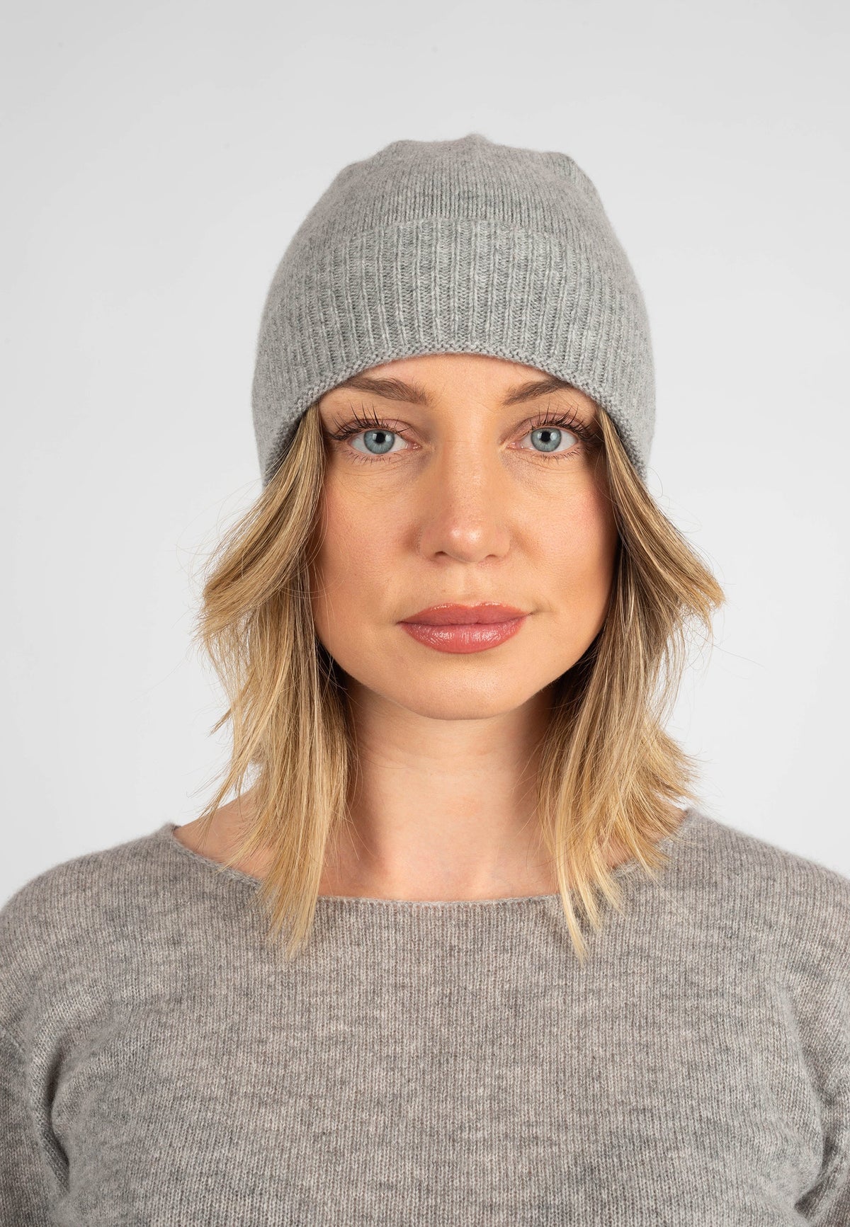 Women's Plain-Knit 100% Cashmere Beanie, gray | Dalle Piane Cashmere