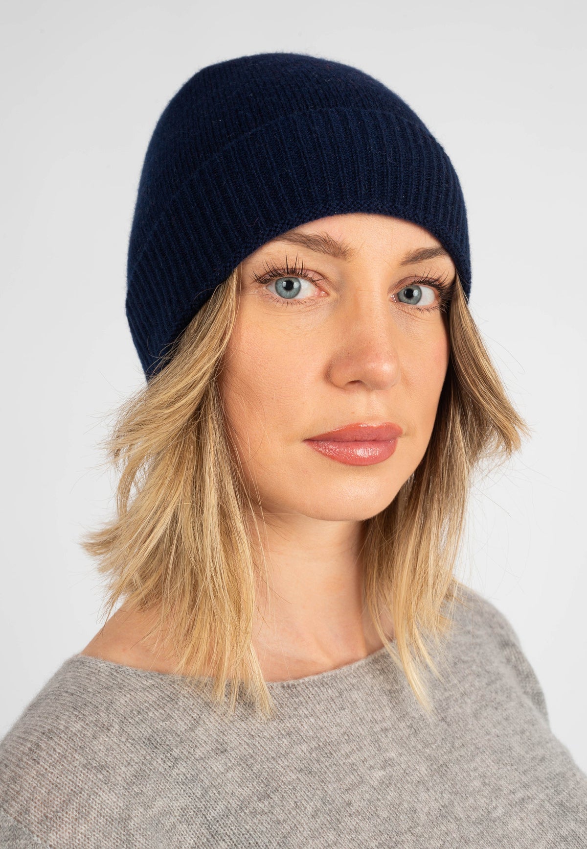 Women's Plain-Knit 100% Cashmere Beanie, blue | Dalle Piane Cashmere