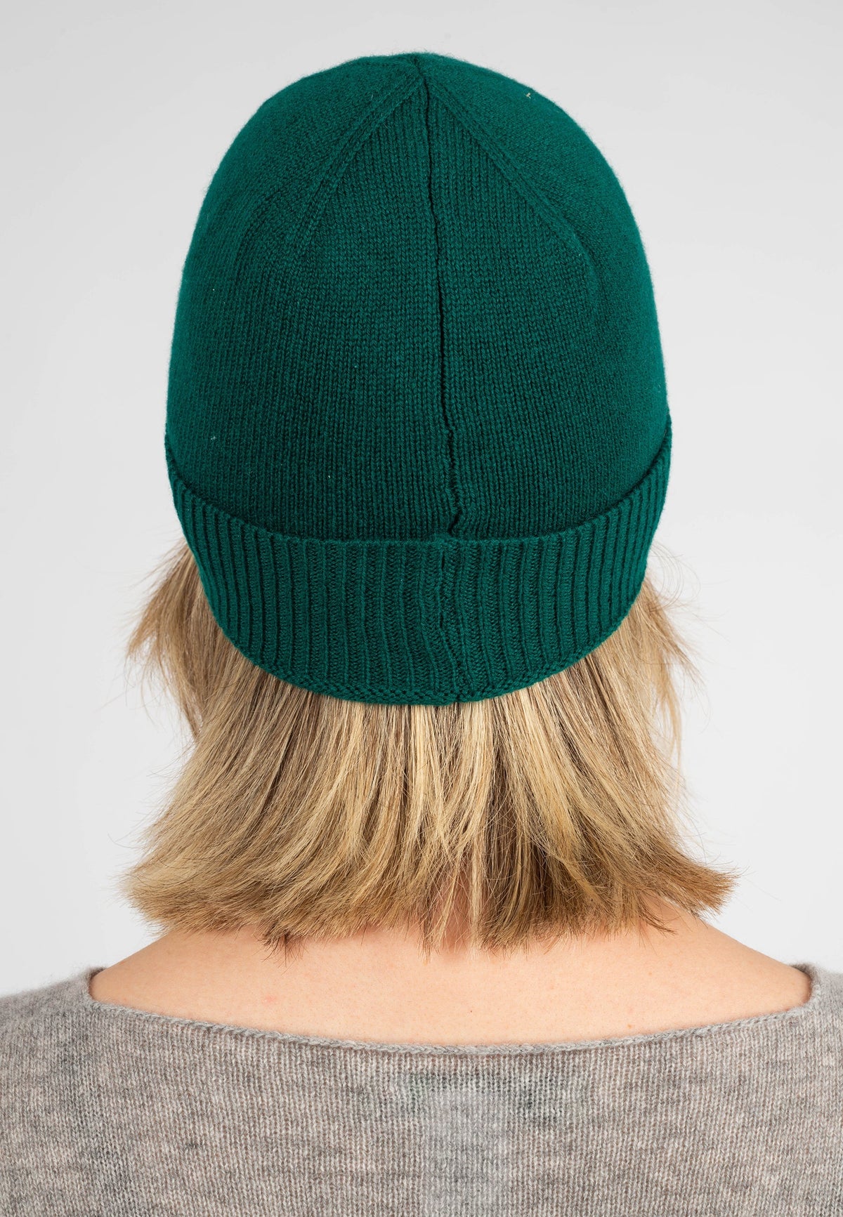 Women's Plain-Knit 100% Cashmere Beanie, green | Dalle Piane Cashmere