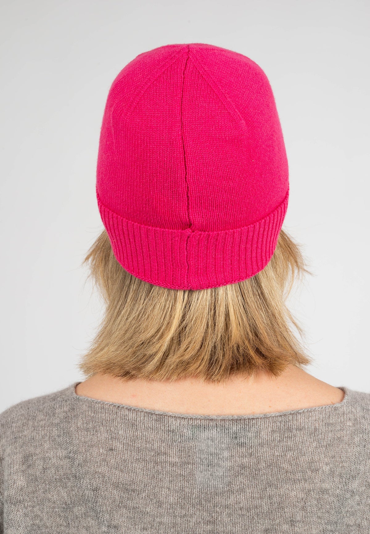 Women's Plain-Knit 100% Cashmere Beanie, fuchsia | Dalle Piane Cashmere