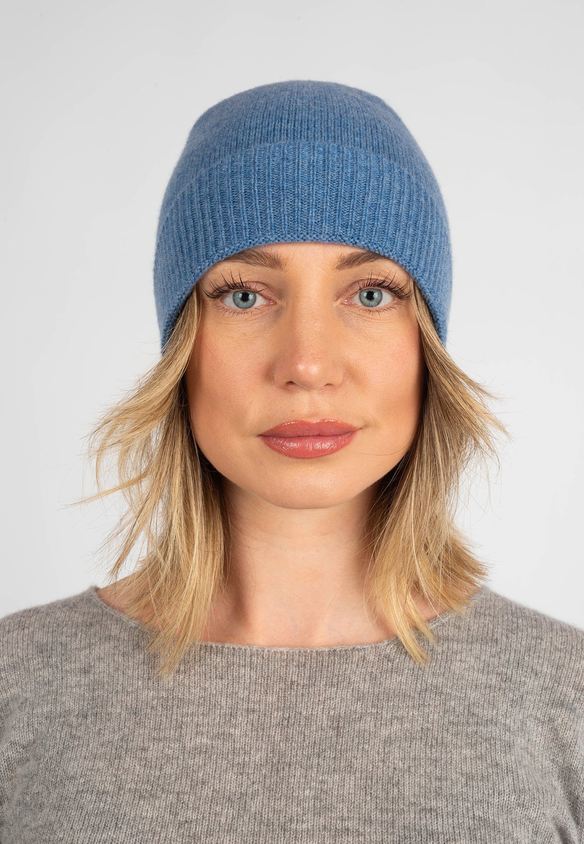 Women's Plain-Knit 100% Cashmere Beanie, light blue | Dalle Piane Cashmere