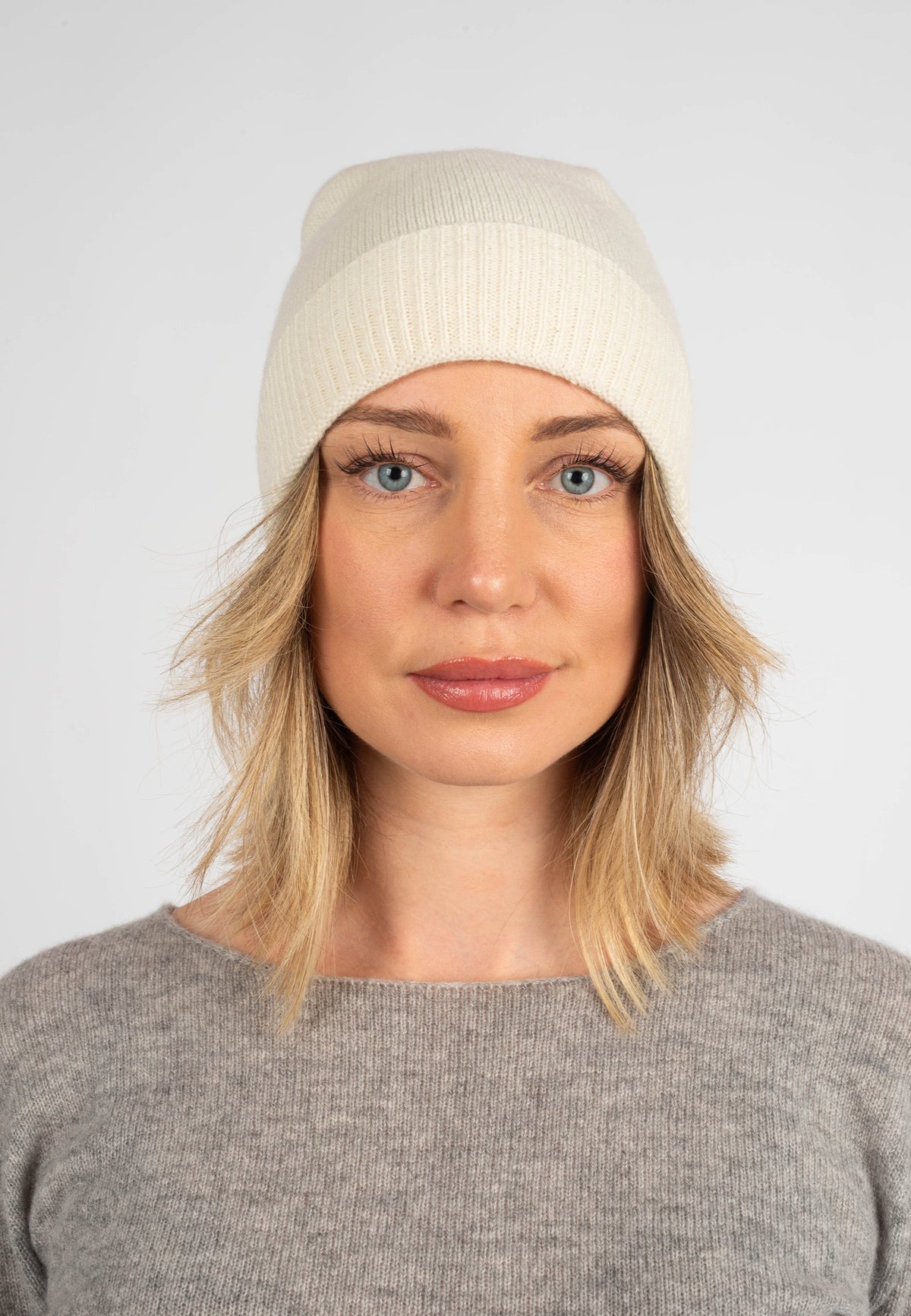 Women's Plain-Knit 100% Cashmere Beanie, cream | Dalle Piane Cashmere