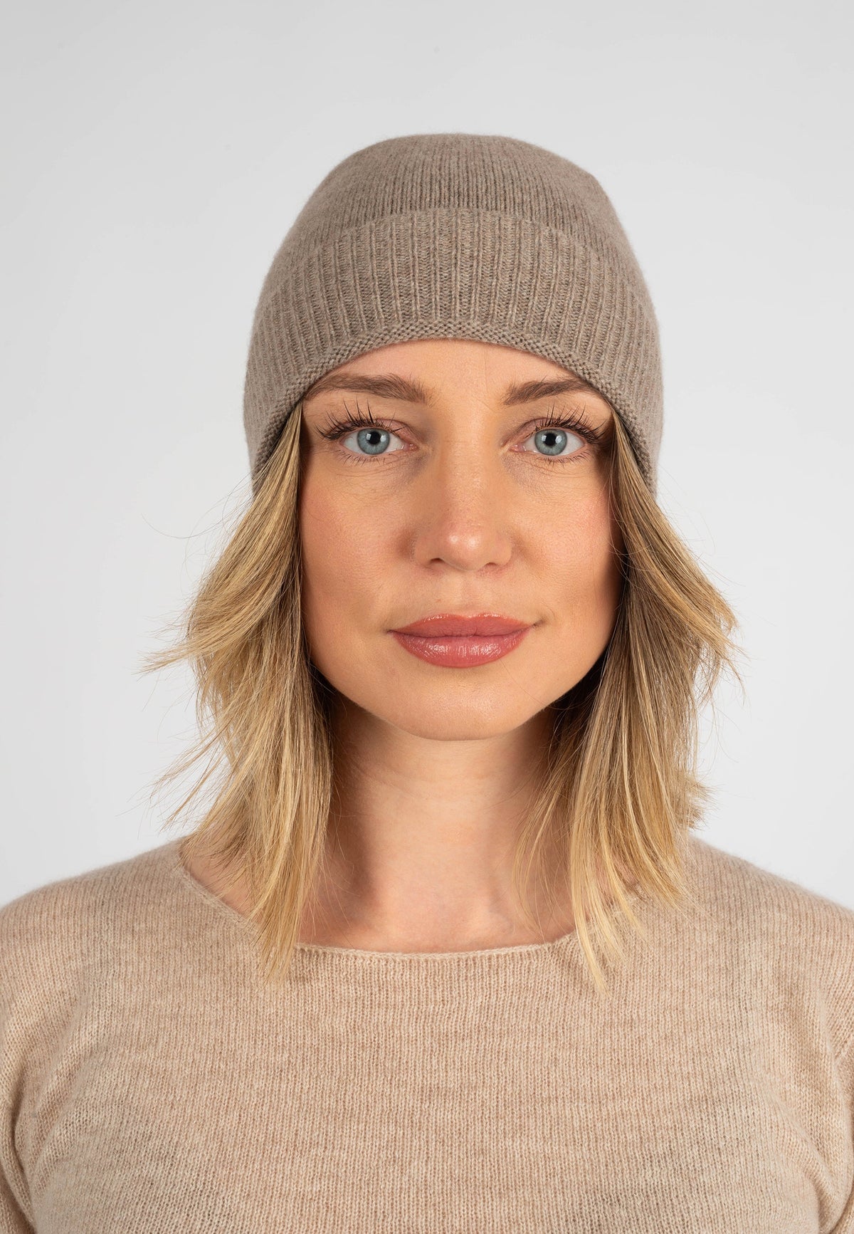 Women's Plain-Knit 100% Cashmere Beanie, mink | Dalle Piane Cashmere
