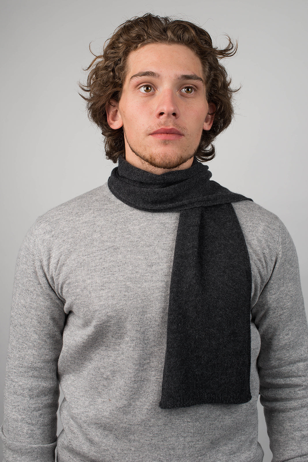 Charcoal Men's 100% Cashmere Skinny Scarf, view 2