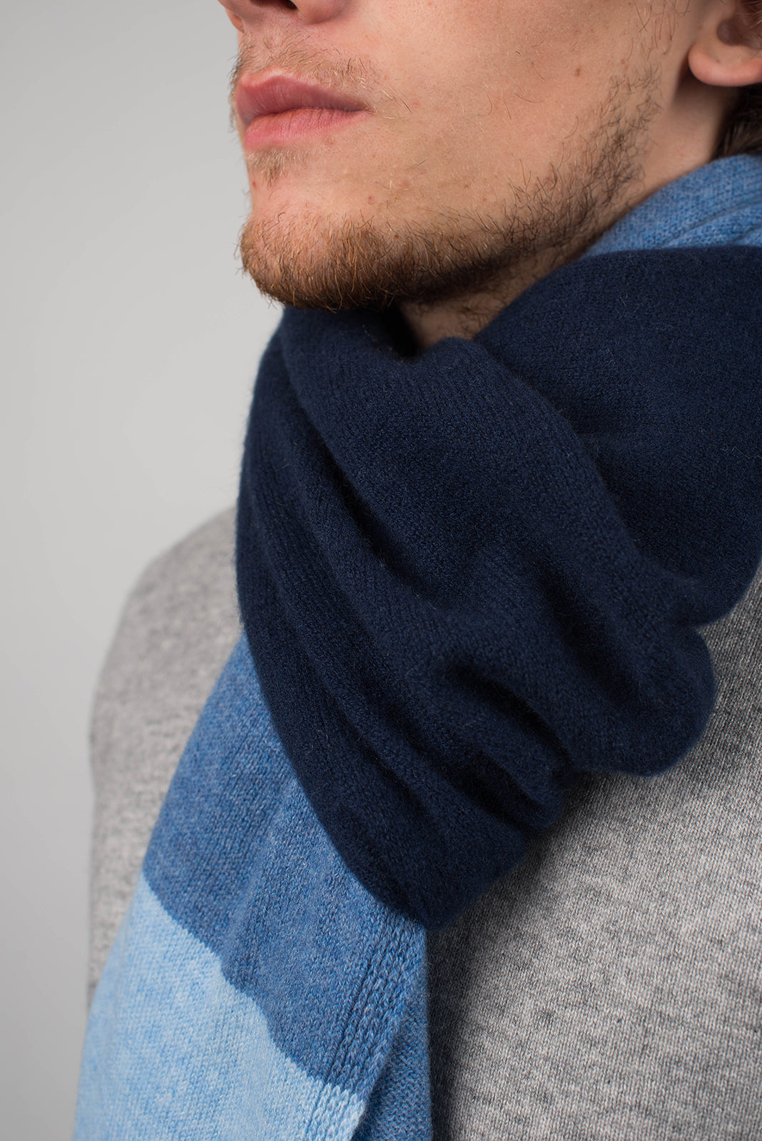 Blue-Sky-Light Blue Men's Three-Color 100% Cashmere Scarf, view 4