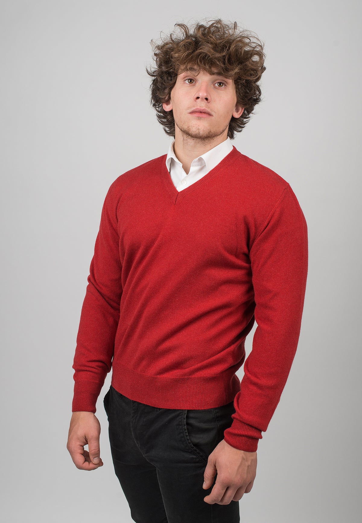 Red Men's 100% Cashmere V-Neck, view 2