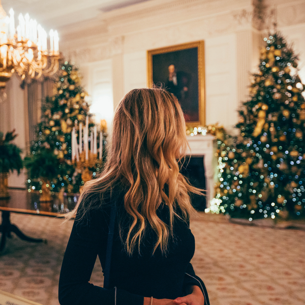 How to dress at Christmas: look and outfit for flawless holiday style