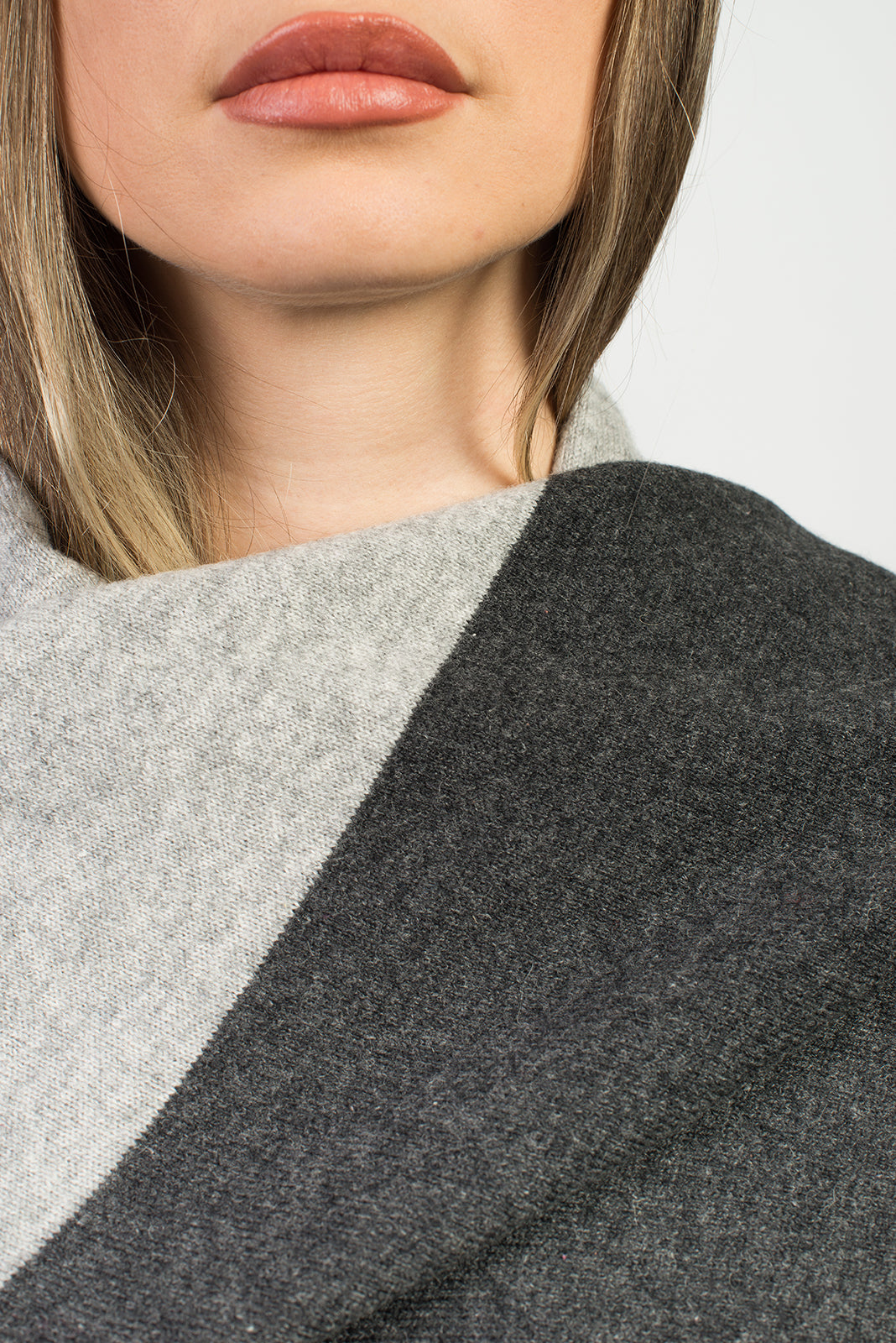 Charcoal-Gray Women's Two-Tone 100% Cashmere Wrap, view 4
