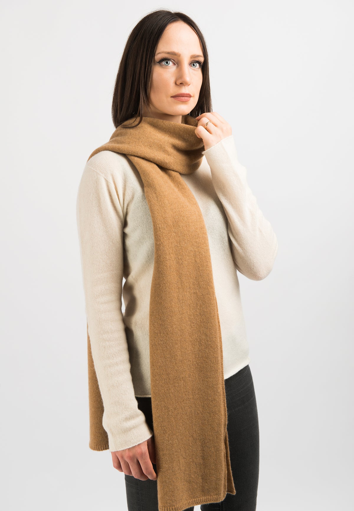 Camel Women's Wide 100% Cashmere Scarf, view 3