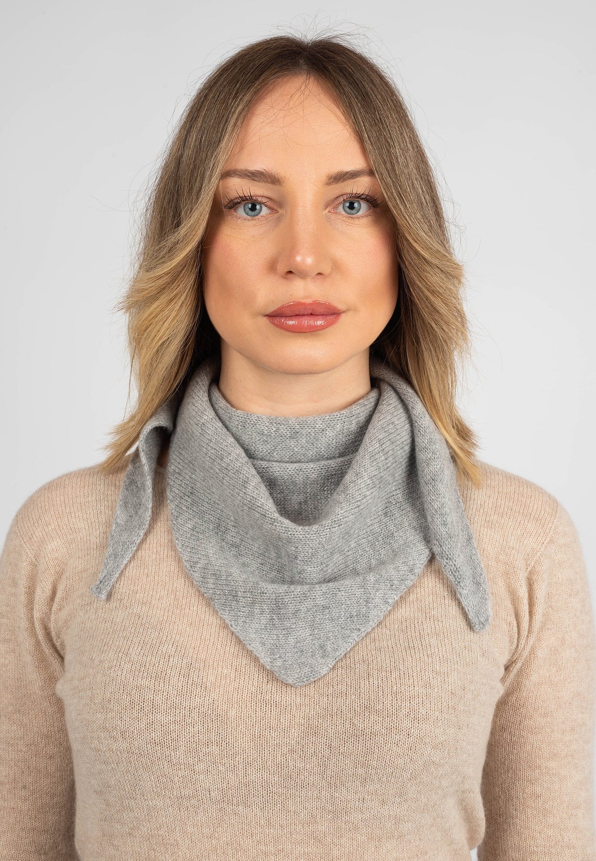 Women's 100% Cashmere Triangle Scarf, gray | Dalle Piane Cashmere