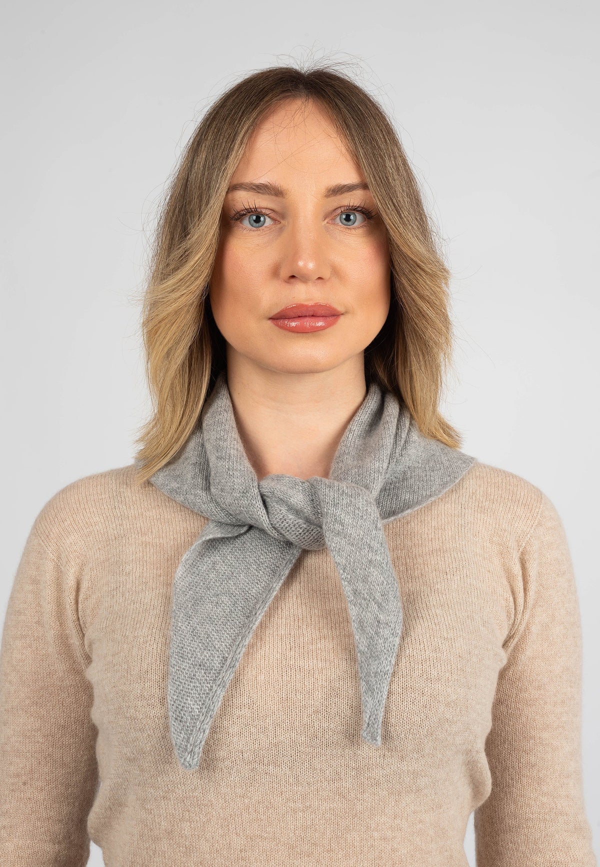 Women's 100% Cashmere Triangle Scarf, gray | Dalle Piane Cashmere