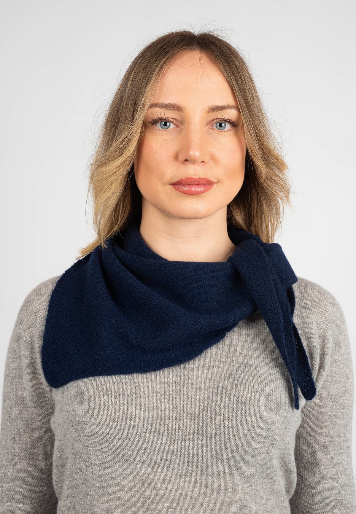 Women's 100% Cashmere Triangle Scarf, blue | Dalle Piane Cashmere