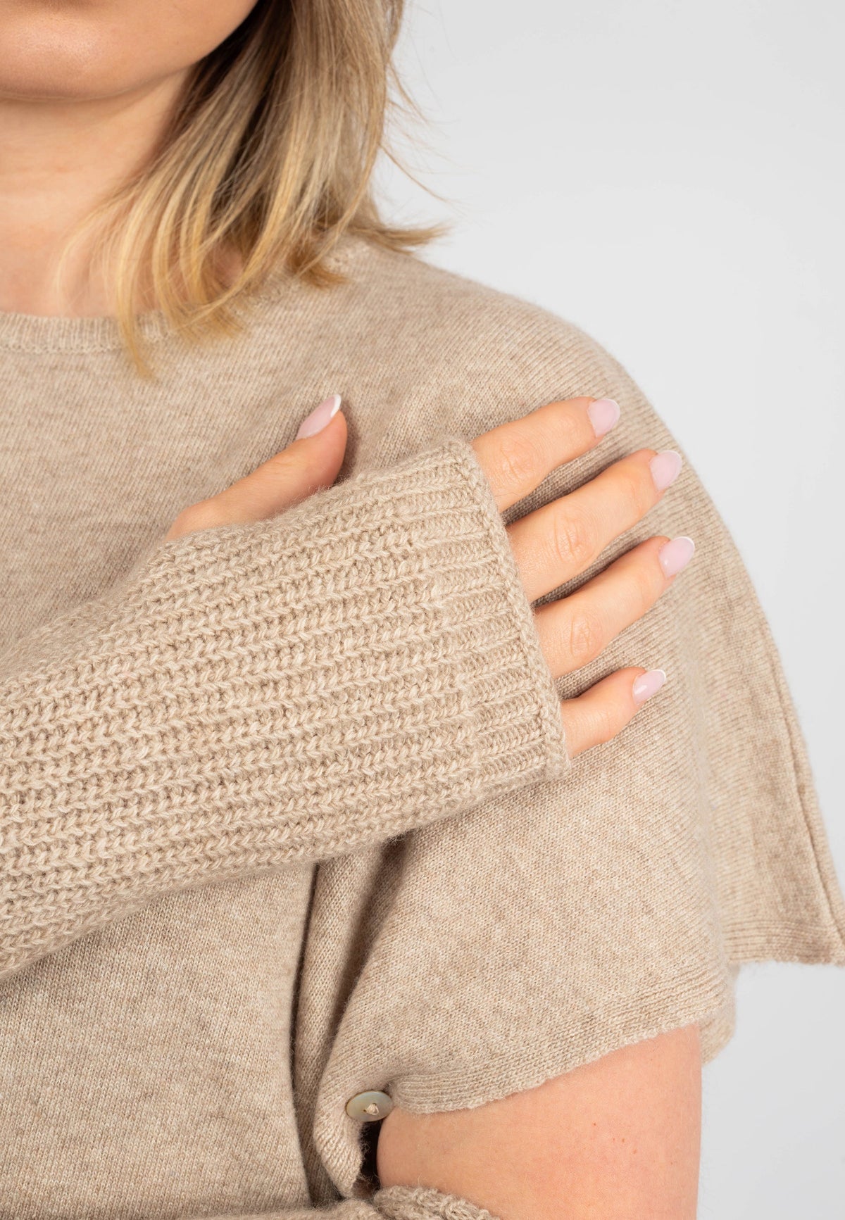 Women's Cashmere Blend Arm Warmers, beige | Dalle Piane Cashmere