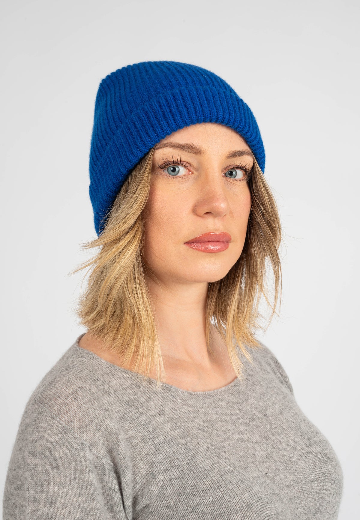 Electric Blue Women's Fisherman's Rib 100% Cashmere Beanie, view 2