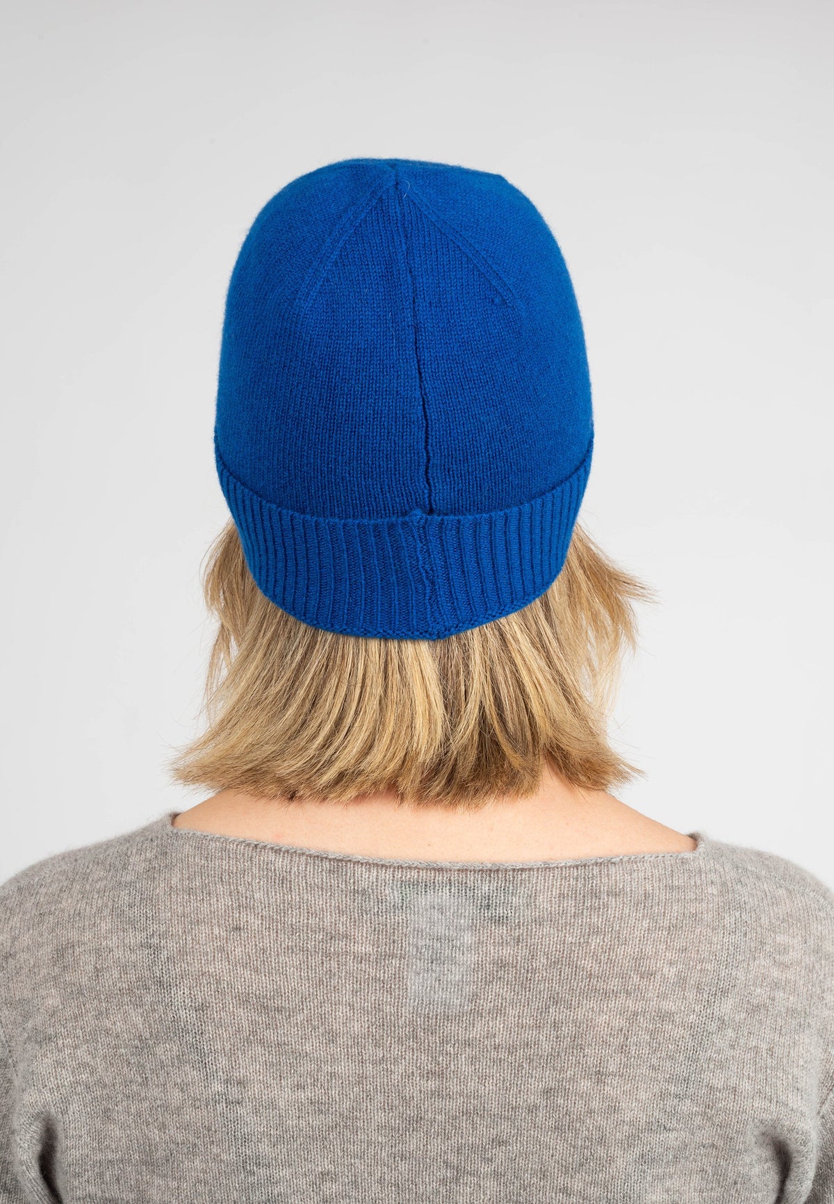 Women's Plain-Knit 100% Cashmere Beanie, electric blue | Dalle Piane Cashmere