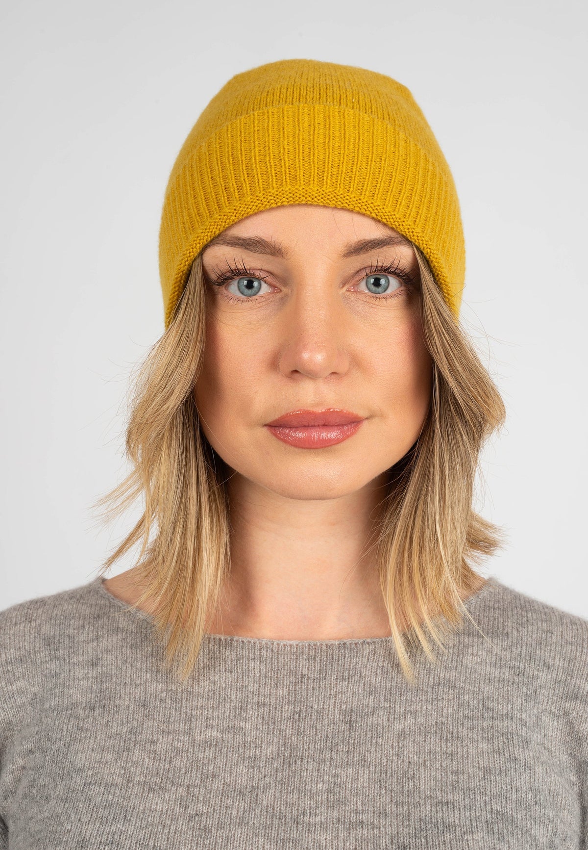 Women's Plain-Knit 100% Cashmere Beanie, yellow | Dalle Piane Cashmere