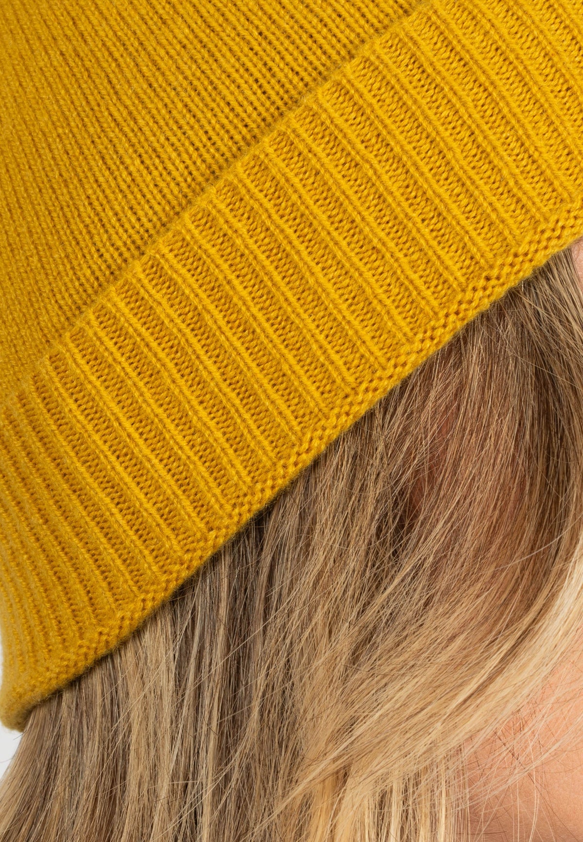 Women's Plain-Knit 100% Cashmere Beanie, yellow | Dalle Piane Cashmere
