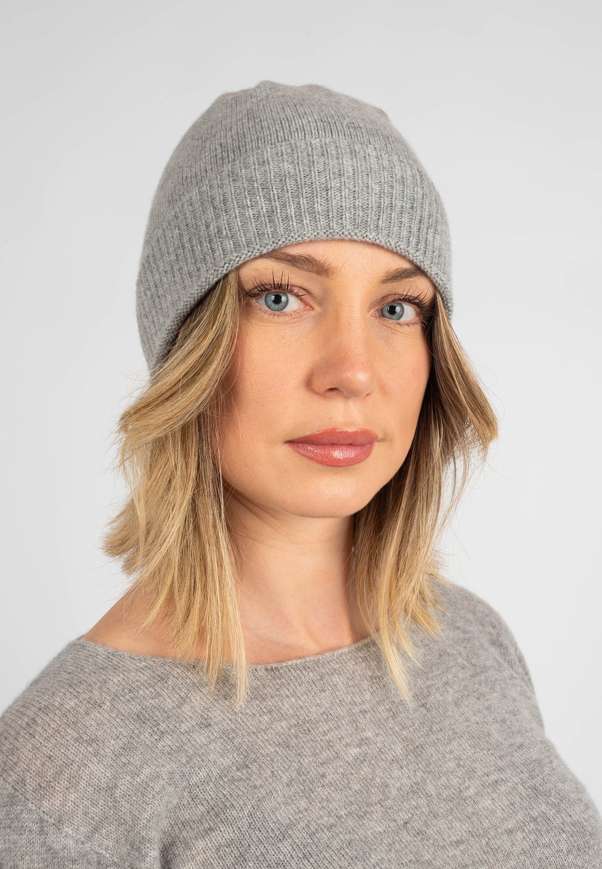 Women's Plain-Knit 100% Cashmere Beanie, gray | Dalle Piane Cashmere