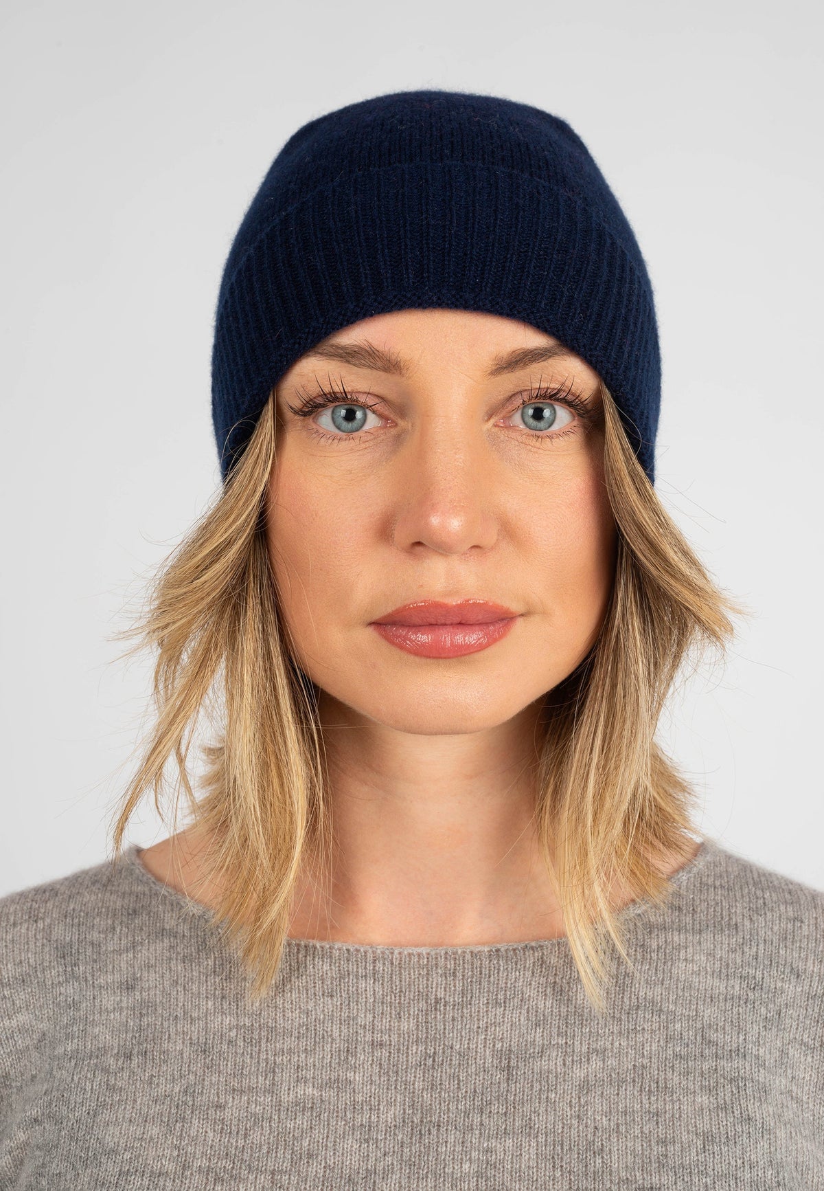 Women's Plain-Knit 100% Cashmere Beanie, blue | Dalle Piane Cashmere