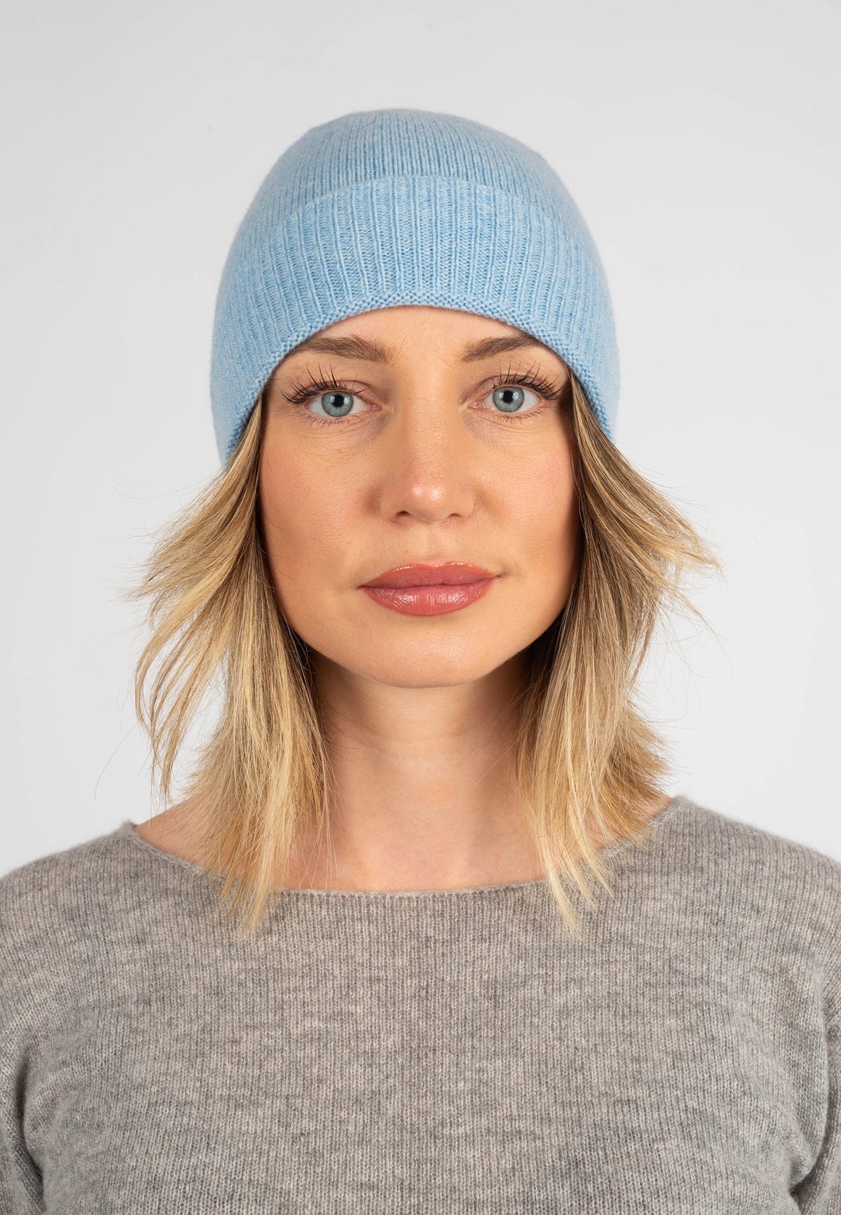 Women's Plain-Knit 100% Cashmere Beanie, sky | Dalle Piane Cashmere