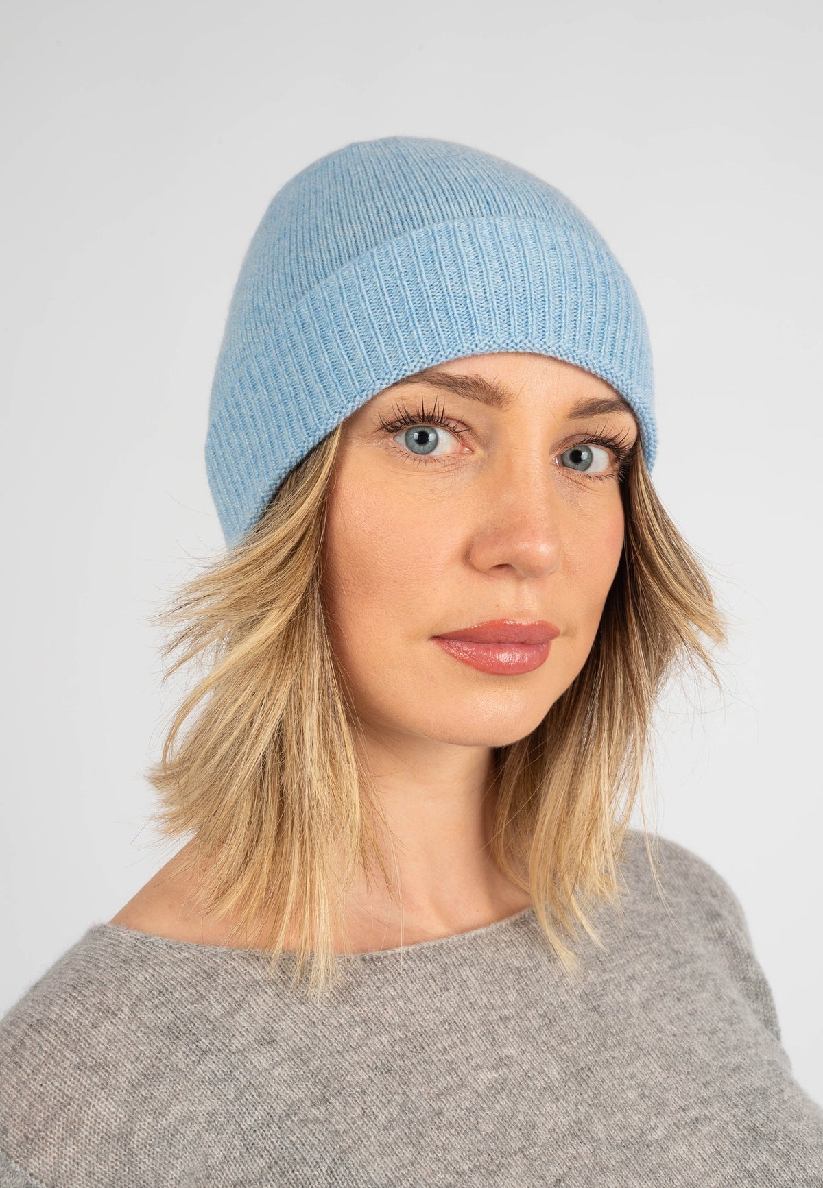 Women's Plain-Knit 100% Cashmere Beanie, sky | Dalle Piane Cashmere