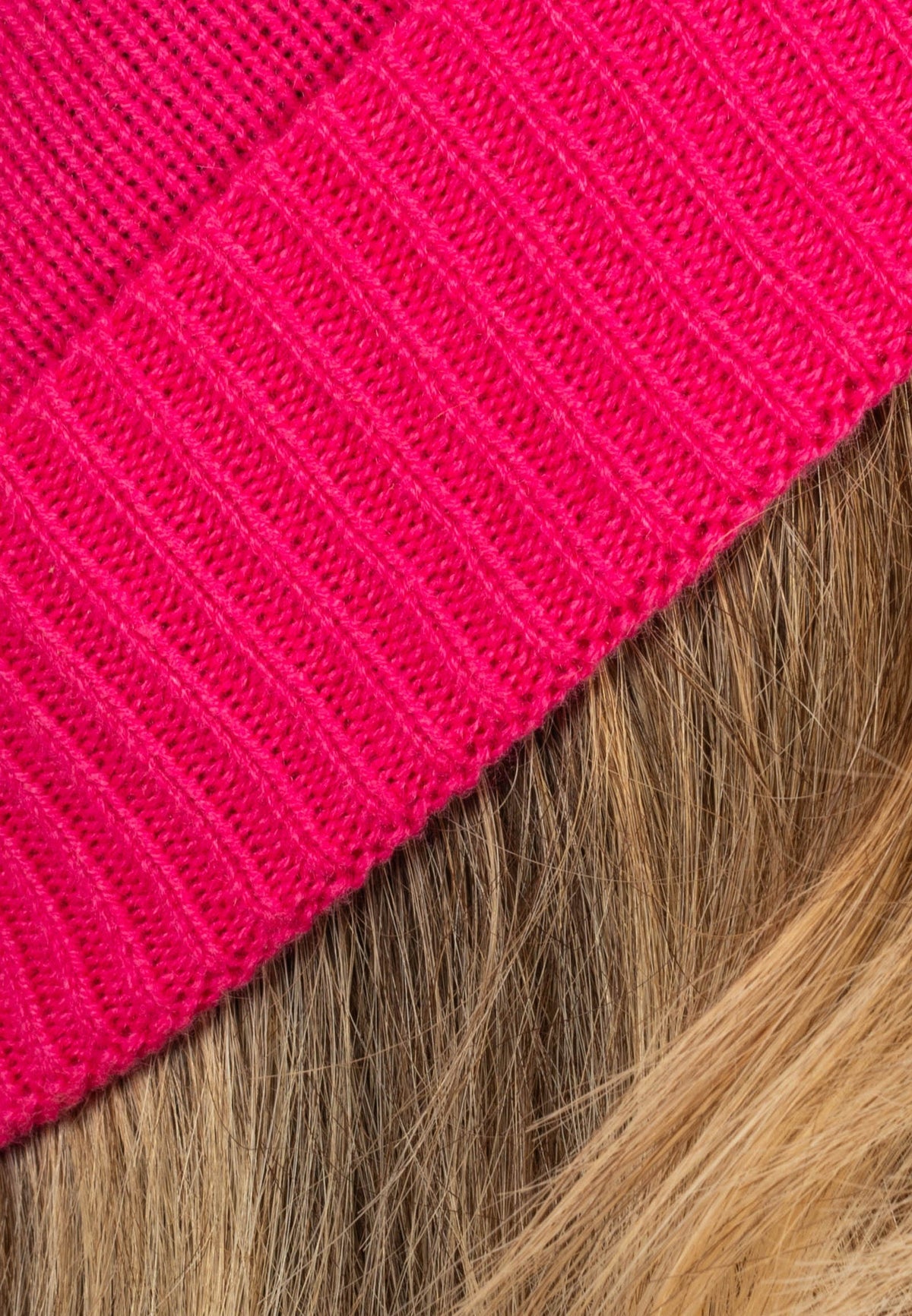 Women's Plain-Knit 100% Cashmere Beanie, fuchsia | Dalle Piane Cashmere