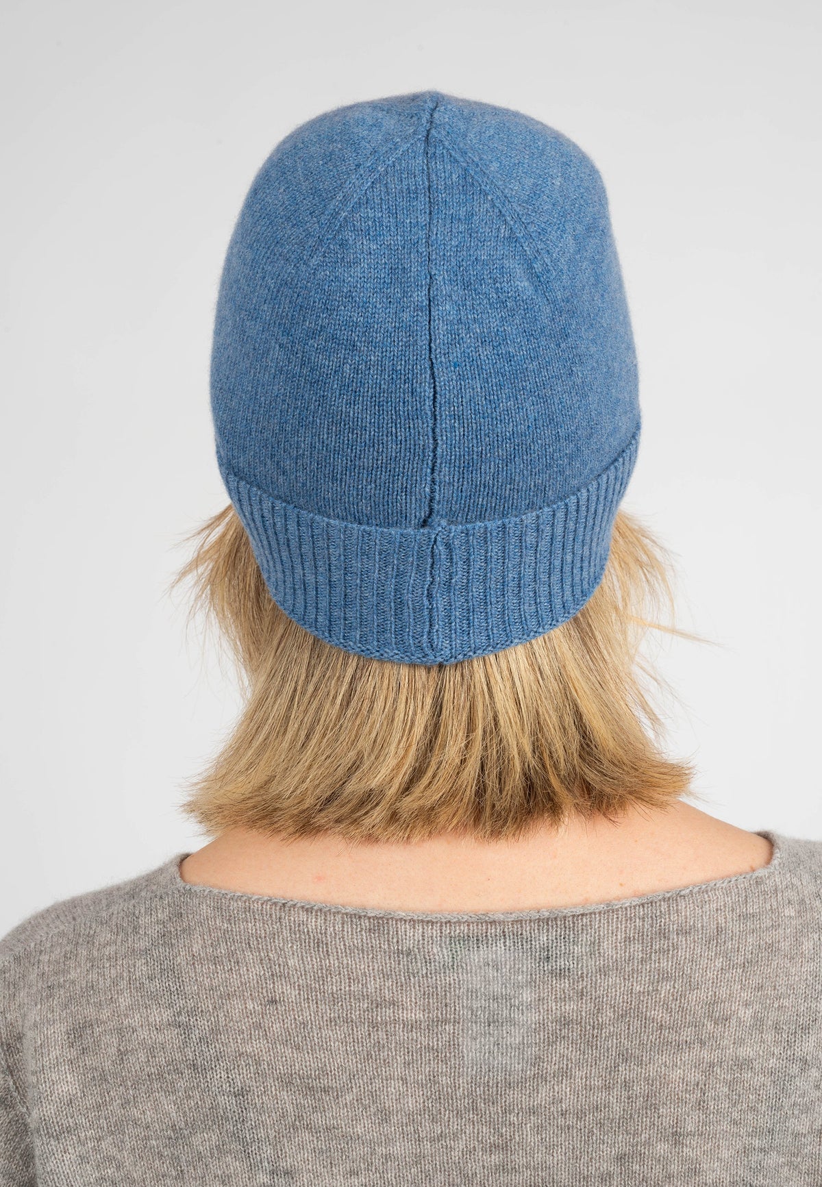 Women's Plain-Knit 100% Cashmere Beanie, light blue | Dalle Piane Cashmere