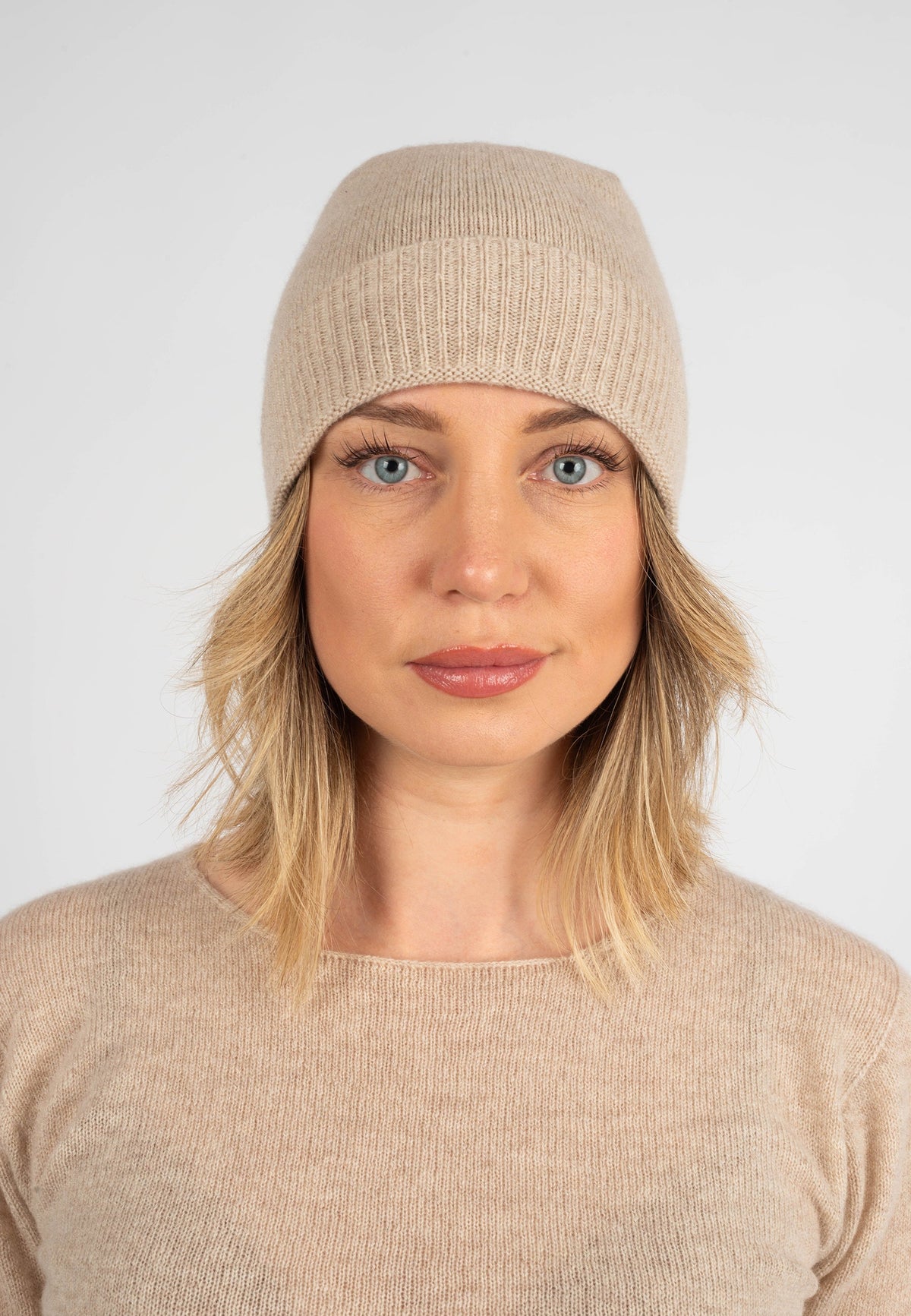 Women's Plain-Knit 100% Cashmere Beanie, beige | Dalle Piane Cashmere