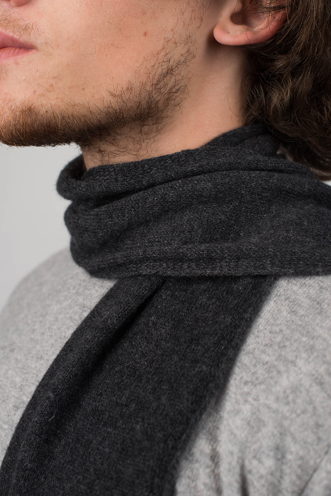 Charcoal Men's 100% Cashmere Skinny Scarf, view 3