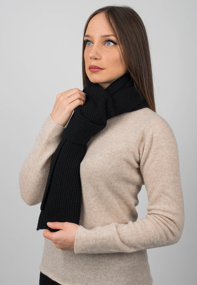 Black Women's Fisherman's Rib 100% Cashmere Scarf, view 2