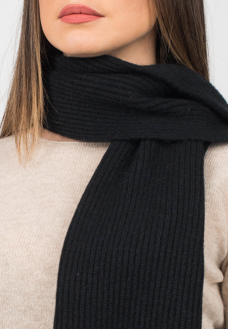 Black Women's Fisherman's Rib 100% Cashmere Scarf, view 4