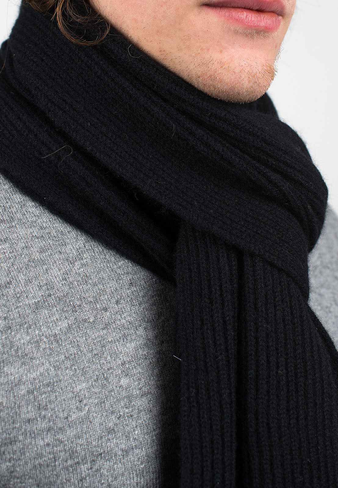 Black Men's Fisherman's Rib 100% Cashmere Scarf, view 3