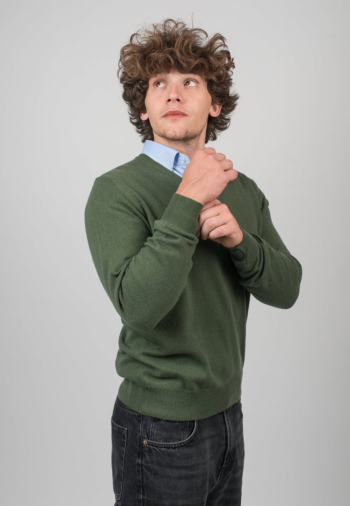 Olive Men's Cashmere Blend V-Neck, view 3